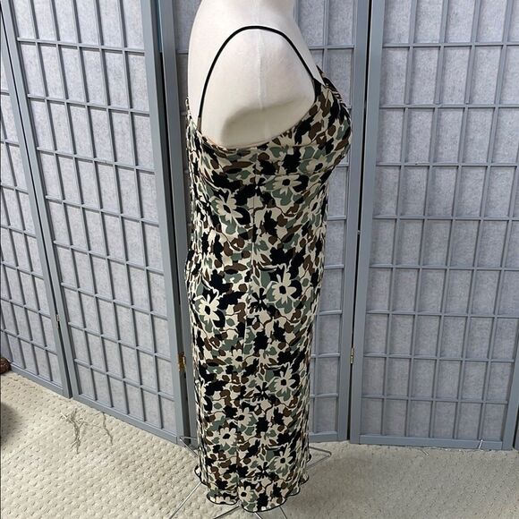 M Collection Stylish Floral Slip Dress, Size Medium - Picture 2 of 5
